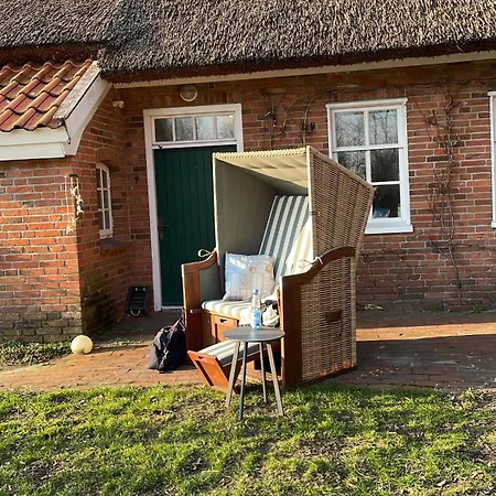 Reetdachhaus Am Ostfriesland Апартаменты *