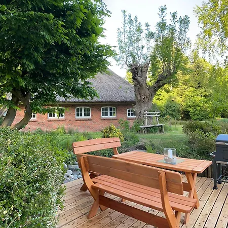 Апартаменты Reetdachhaus Am Ostfriesland *