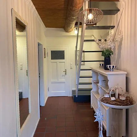 Апартаменты Reetdachhaus Am Ostfriesland *