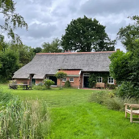 Апартаменты Reetdachhaus Am Ostfriesland *